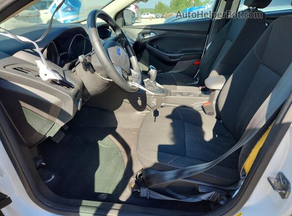 1FADP3F2XGL267409 2016 FORD FOCUS White Front interior view