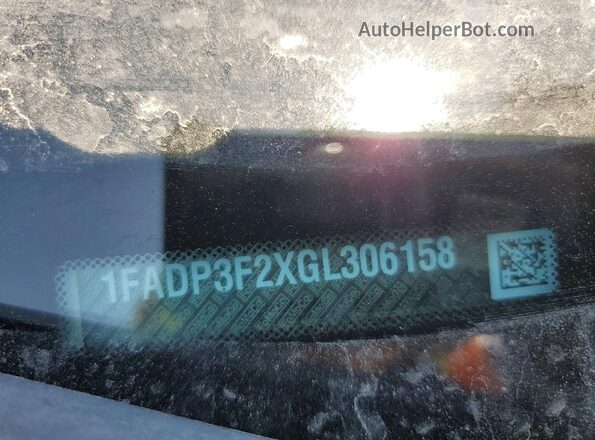 1FADP3F2XGL306158 2016 FORD FOCUS Silver Vista del compartimento del motor