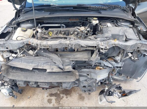 1FADP3F2XHL300524 2017 FORD FOCUS Gray Widok z tyłu