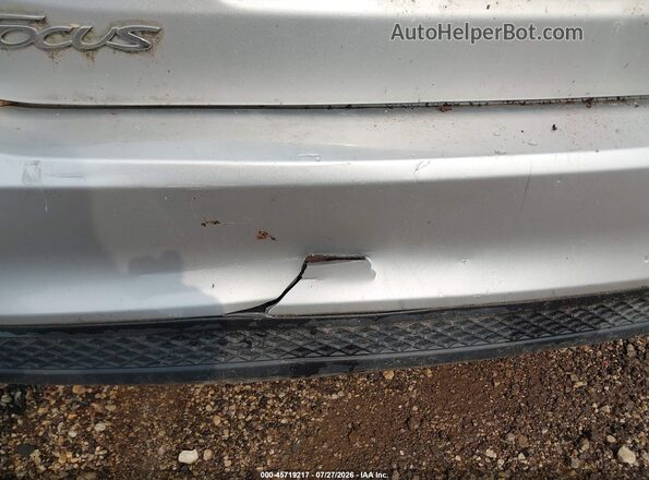 1FADP3F2XHL327724 2017 FORD FOCUS Silver Widok wnętrza z tyłu