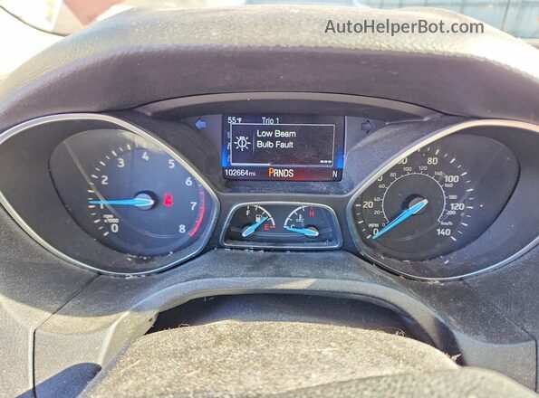 1FADP3FE0JL240611 2018 FORD FOCUS Red Սարքավորումների վահանակի տեսք
