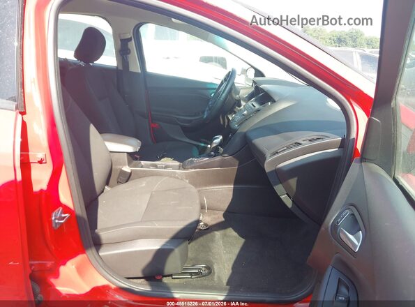 1FADP3FE1GL378019 2016 FORD FOCUS Red Вид салону спереду