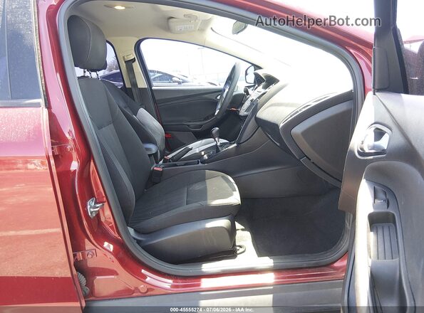1FADP3FE2HL303959 2017 FORD FOCUS Red Widok wnętrza z przodu