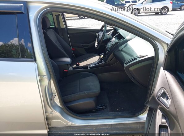 1FADP3FE2JL265137 2018 FORD FOCUS Silver წინა სალონის ხედი