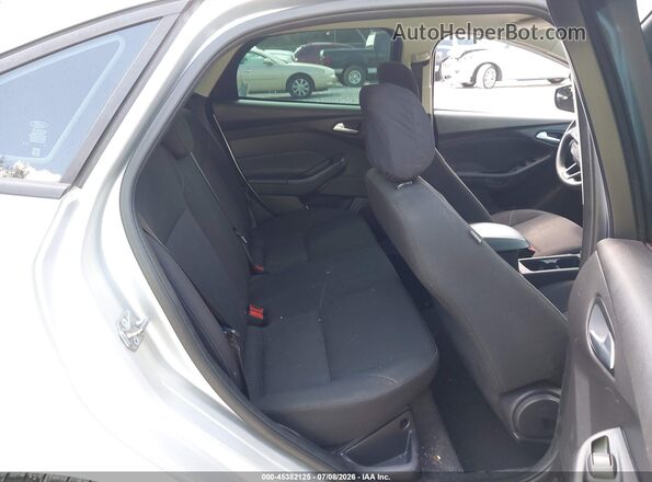 1FADP3FE2JL265137 2018 FORD FOCUS Silver VIN კოდის სტიკერის ხედი