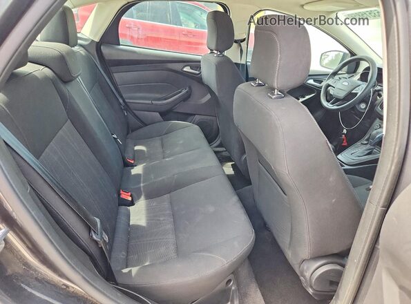 1FADP3FE3JL330061 2018 FORD FOCUS Gray Widok tylnych siedzeń