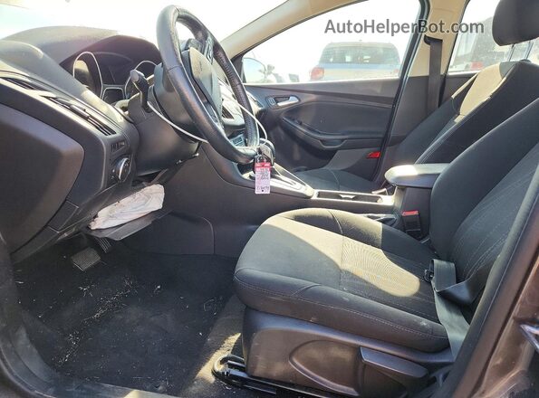 1FADP3FE4HL282905 2017 FORD FOCUS Серый Вид салона спереди
