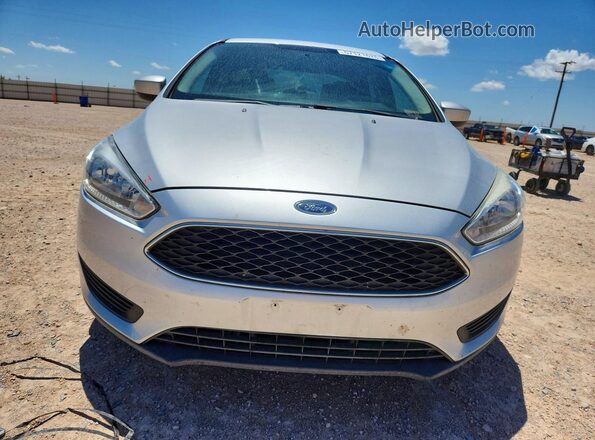 1FADP3FE4JL229739 2018 FORD FOCUS Silver Widok z przodu