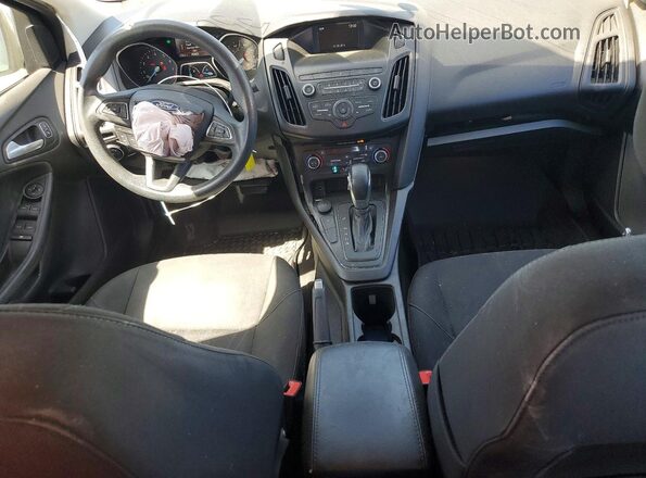 1FADP3FE4JL261039 2018 FORD FOCUS Silver Widok deski rozdzielczej