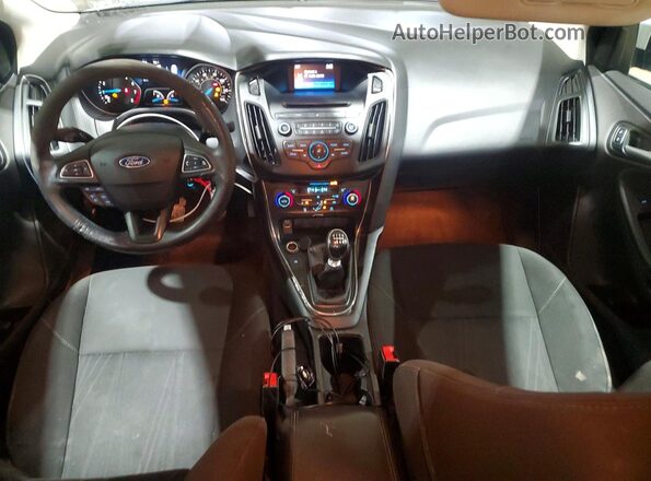 1FADP3FE5HL251002 2017 FORD FOCUS White Vista del salpicadero