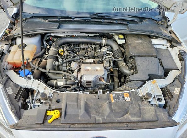 1FADP3FE7HL260025 2017 FORD FOCUS White Вид задньої частини салону