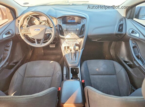 1FADP3FE7HL270747 2017 FORD FOCUS Silver Vista del salpicadero