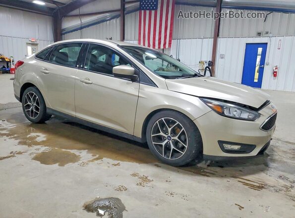 1FADP3FE7JL256921 2018 FORD FOCUS Cream Передня права чверть