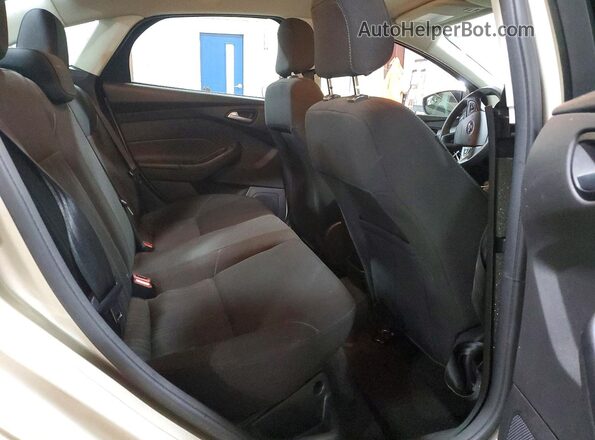 1FADP3FE7JL256921 2018 FORD FOCUS Cream Вид задніх сидінь