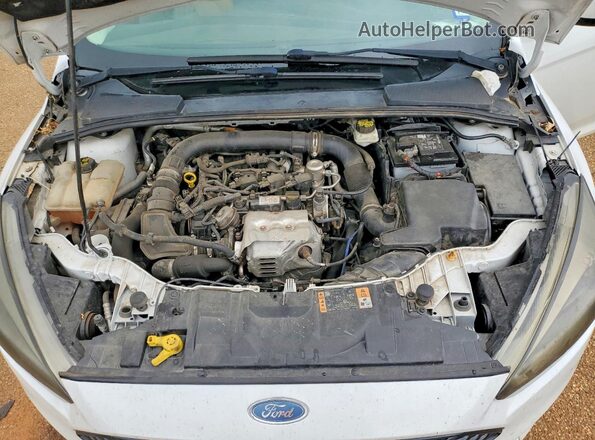 1FADP3FE8JL222681 2018 FORD FOCUS White Rear interior view
