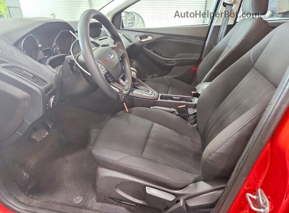 1FADP3FE9GL361033 2016 FORD FOCUS Красный Вид салона спереди