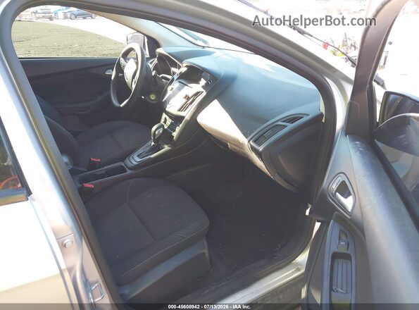 1FADP3FE9HL211876 2017 FORD FOCUS Silver წინა სალონის ხედი