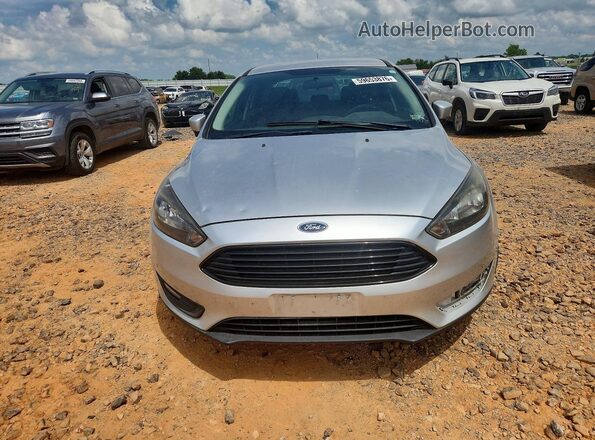 1FADP3FE9HL318989 2017 FORD FOCUS Silver Widok z przodu