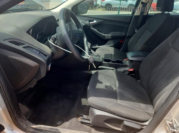 1FADP3FE9HL318989 2017 FORD FOCUS Silver Widok wnętrza z przodu