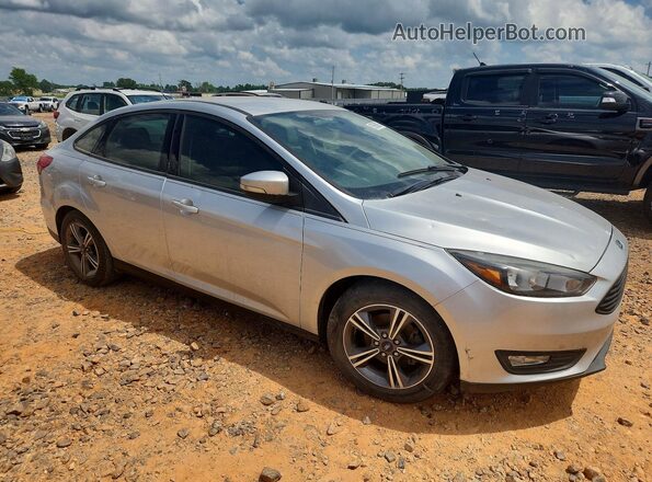 1FADP3FE9HL318989 2017 FORD FOCUS Silver Przód prawy