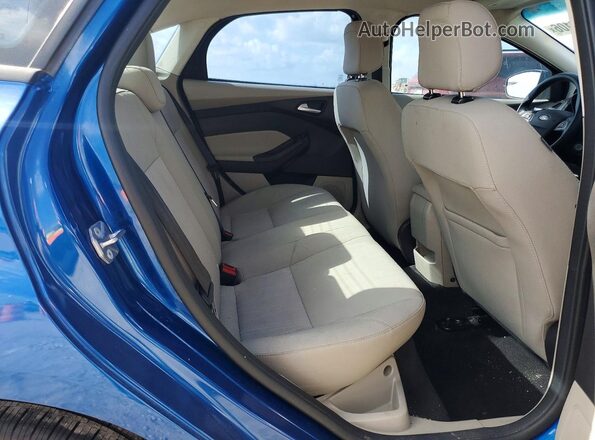 1FADP3FEXJL211679 2018 FORD FOCUS Blue Rear seats view