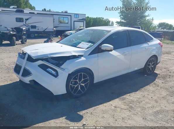 1FADP3H20HL223322 2017 FORD FOCUS Белый Передняя левая четверть