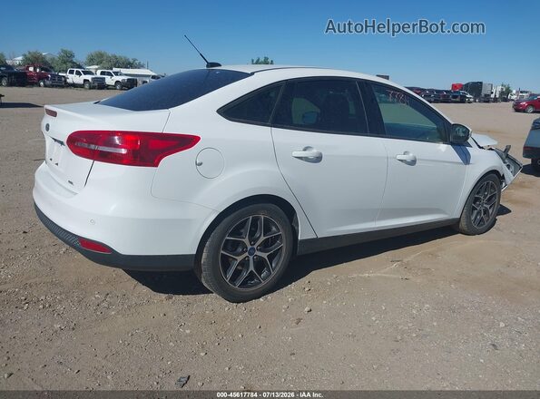1FADP3H20HL223322 2017 FORD FOCUS Белый Задняя правая четверть