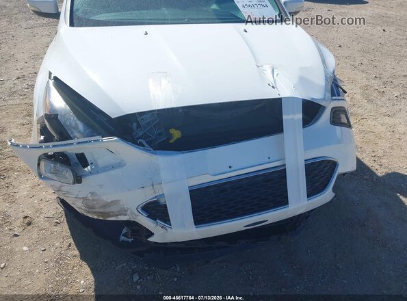 1FADP3H20HL223322 2017 FORD FOCUS Белый Вид спереди
