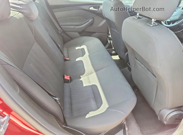 1FADP3H20HL270110 2017 FORD FOCUS Red Հետևի նստատեղերի տեսք