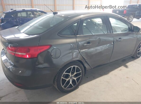 1FADP3H22HL256094 2017 FORD FOCUS Gray Front view