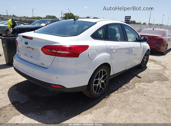 1FADP3H23JL282645 2018 FORD FOCUS Белый Задняя правая четверть