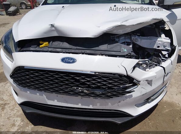 1FADP3H23JL282645 2018 FORD FOCUS Белый Вид спереди