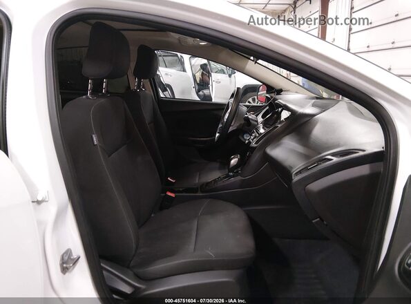 1FADP3H24JL236631 2018 FORD FOCUS White Սալոնի դիմացի տեսք