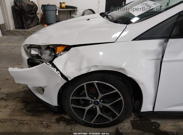 1FADP3H24JL236631 2018 FORD FOCUS White Դիմացի տեսք