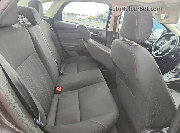 1FADP3H25JL243488 2018 FORD FOCUS Silver Հետևի նստատեղերի տեսք