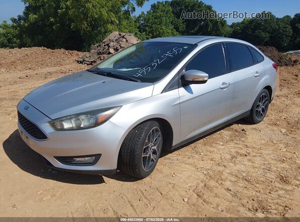 1FADP3H27HL257970 2017 FORD FOCUS Silver Przód lewy