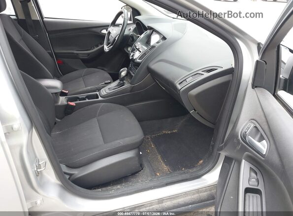 1FADP3H28HL207532 2017 FORD FOCUS Silver წინა სალონის ხედი