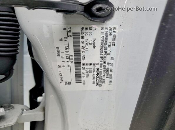 1FADP3H28JL233652 2018 FORD FOCUS White Vista del compartimento del motor