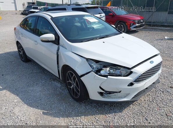 1FADP3H28JL242979 2018 FORD FOCUS White Вид спереду