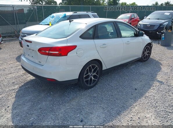 1FADP3H28JL242979 2018 FORD FOCUS White Задня права чверть