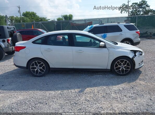 1FADP3H28JL242979 2018 FORD FOCUS White Вид задньої частини салону