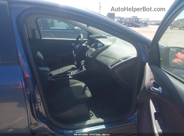 1FADP3H28JL259491 2018 FORD FOCUS Blue Front interior view