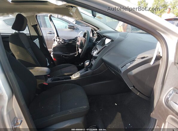 1FADP3H2XHL269840 2017 FORD FOCUS Silver Front interior view