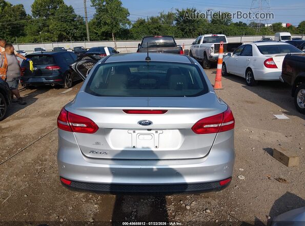 1FADP3H2XHL269840 2017 FORD FOCUS Silver 