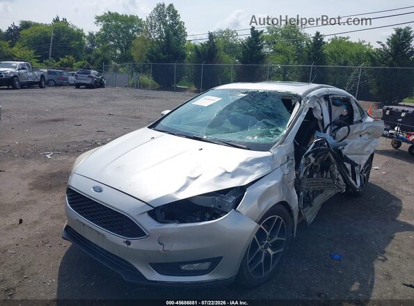 1FADP3H2XHL275380 2017 FORD FOCUS Silver Vista tres cuartos delantera izquierda