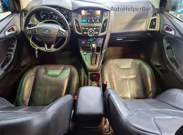 1FADP3J21GL363761 2016 FORD FOCUS Blue Widok deski rozdzielczej