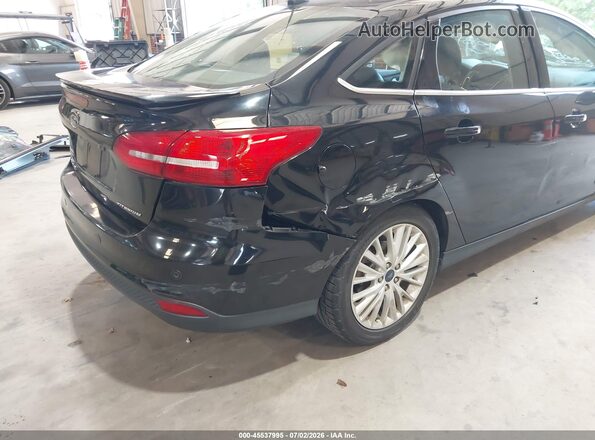 1FADP3J21JL294738 2018 FORD FOCUS Black Front view