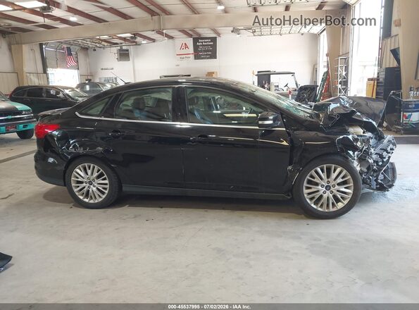 1FADP3J21JL294738 2018 FORD FOCUS Black Rear interior view