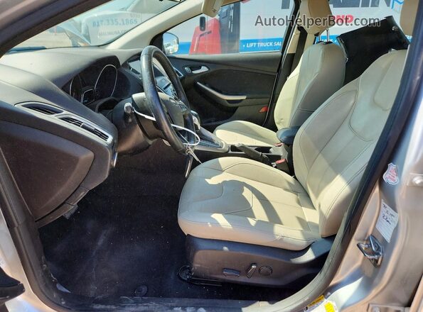 1FADP3J22HL288232 2017 FORD FOCUS Silver Vista interior delantera