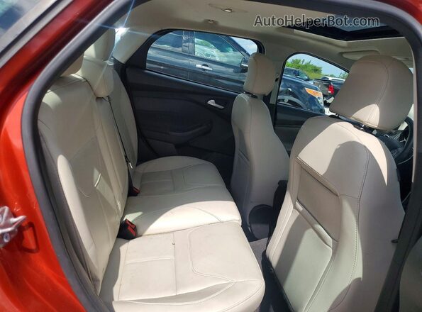 1FADP3J22JL283120 2018 FORD FOCUS Red Հետևի նստատեղերի տեսք